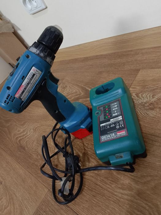 Продам шуруповерт Makita, зарядний пристрій та акумулятор