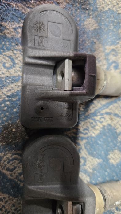 Датчик давленія шин.