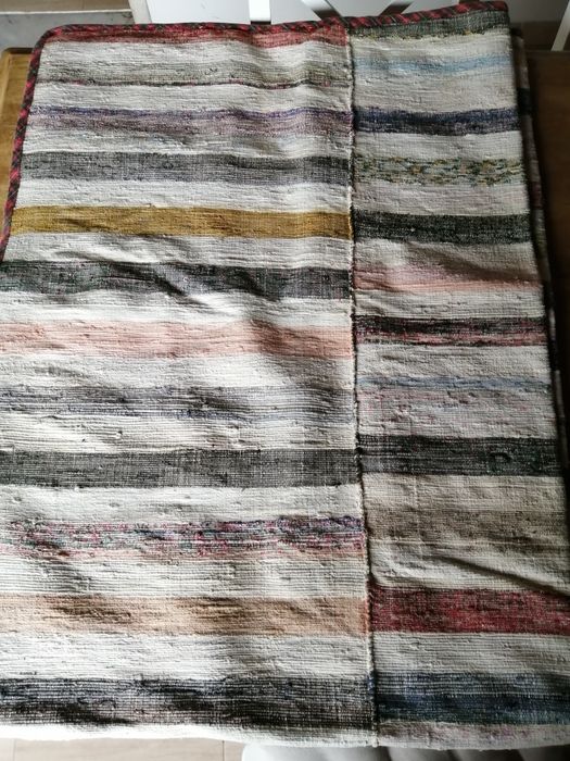 Manta de trapos ou tapeçaria antiga