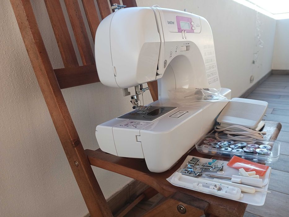 Máquina de costura da marca Brother