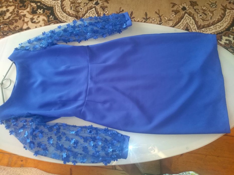 Продаю синю сукню