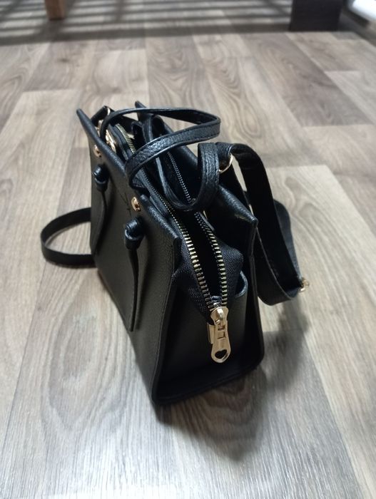 Новая чёрная сумка