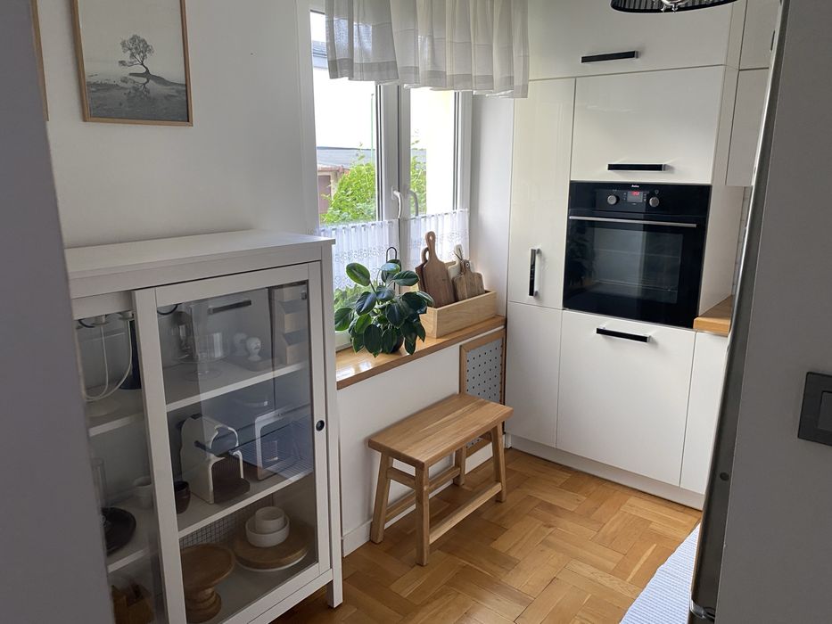 Sprzedam 3-pokojowe mieszkanie 60 m² – spokojna okolica