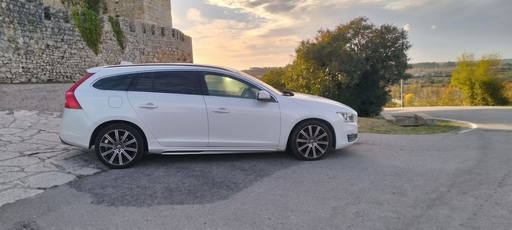 Volvo v60 1.6 D2 — photo 2