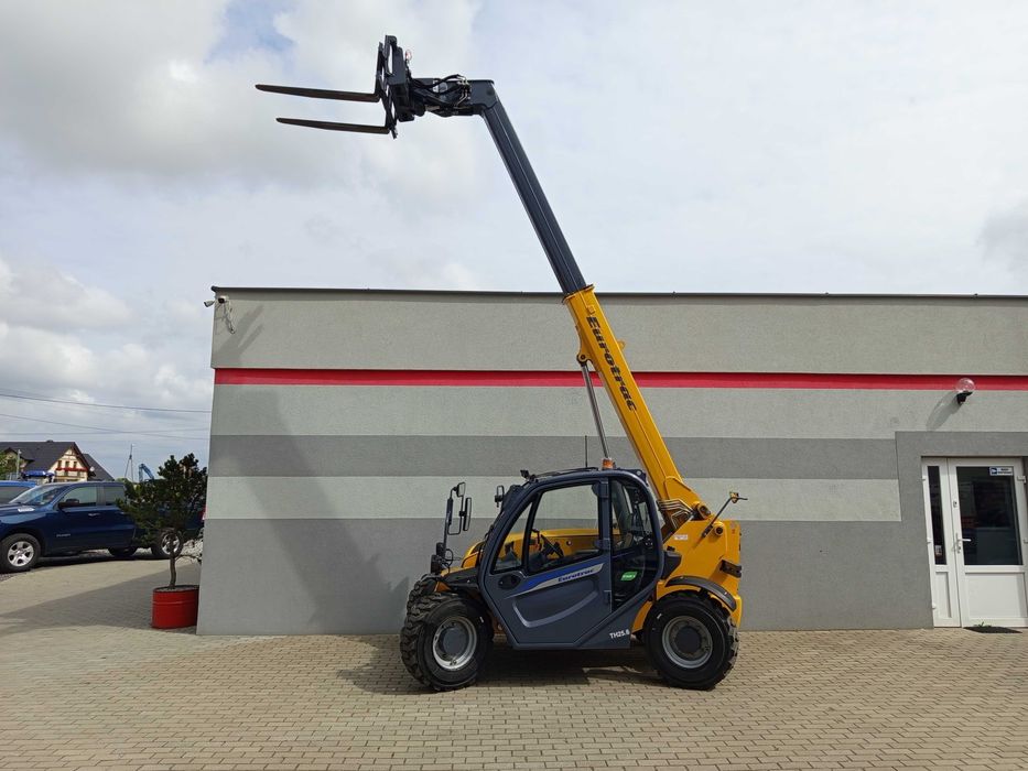 Ładowarka teleskopowa EUROTRAC TH 25.6 KUBOTA 75 KM Udźwig 2,5 T wys. pod. 5,8 m