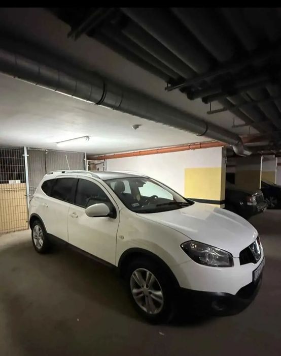 Nissan Qashqai+2 Jeden właściciel w Polsce. Auto ma szyberdach , wsiadasz i jedziesz.
