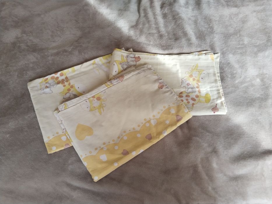 Постільна білизна для дитячого ліжечка