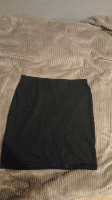 Spódniczka do kolan  obcisła