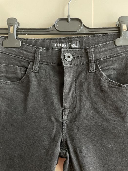 Calças pretas Tiffosi