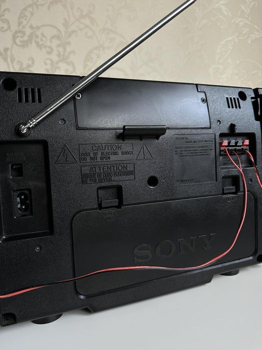 Касетна магнітола Sony CFS-435W 95рік. Бумбокс!