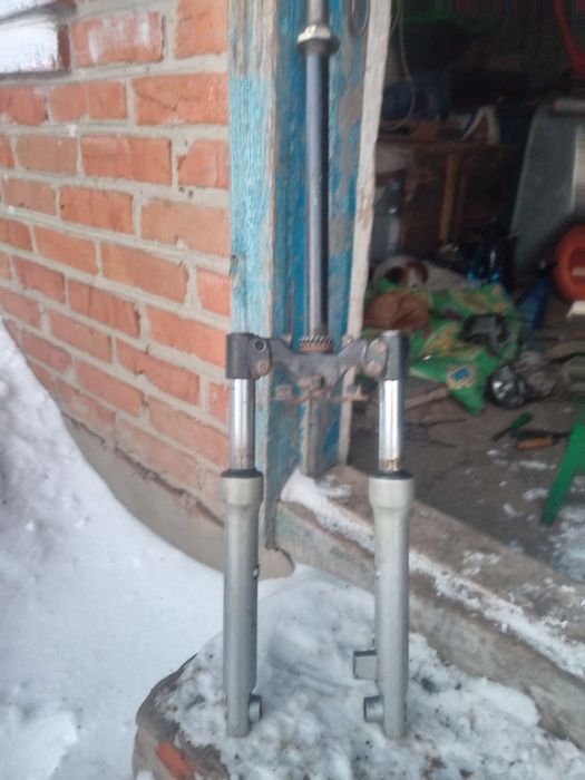 Продам вилку в ІДЕАЛЬНОМУ СТАНІ на скутер Китай або Хонда діо