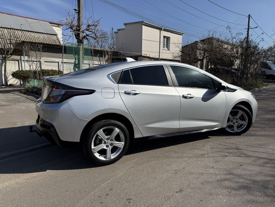 Chevrolet Volt 2 2016г.Plug-in Hybrid до90км на зарядке,до 5л.расход