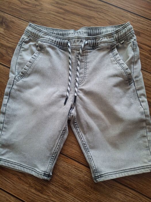 Spodenki typu jogger Cropp