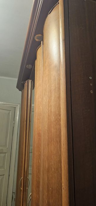 Продам за символічну ціну велику шафу