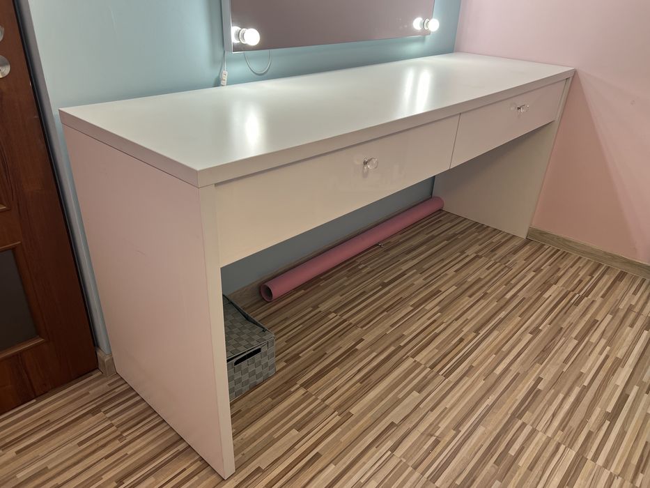 Duży stół/toaletka do makijażu z dwoma szufladami