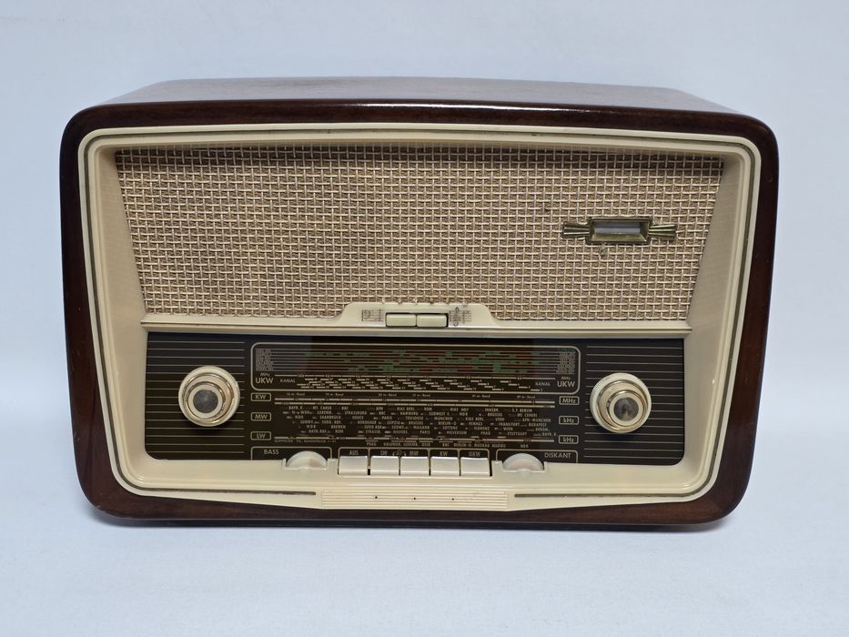 Rádio antigo reparado Schaub-Lorenz