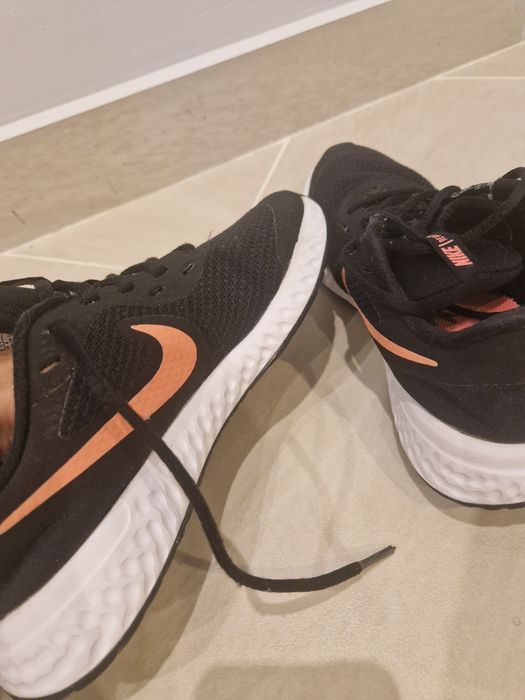 Buty adidasy nike rozmiar 36,5 wkładka 23,5 cm