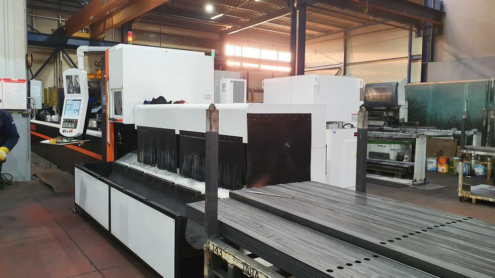 Laser do rur i profili GOLDEN LASER P2060A + Podajnik Automatyczny