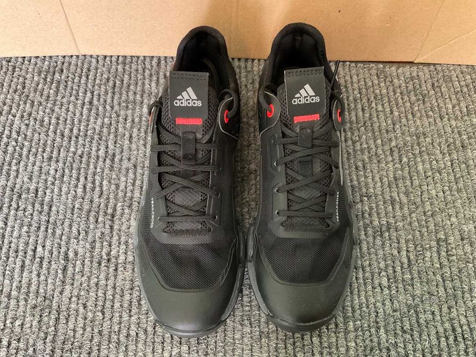 Кросовки adidas хайтопи кросівки  36