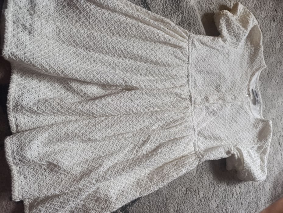 Nowa bez metki sukienka Reserved 116 cm, ażur