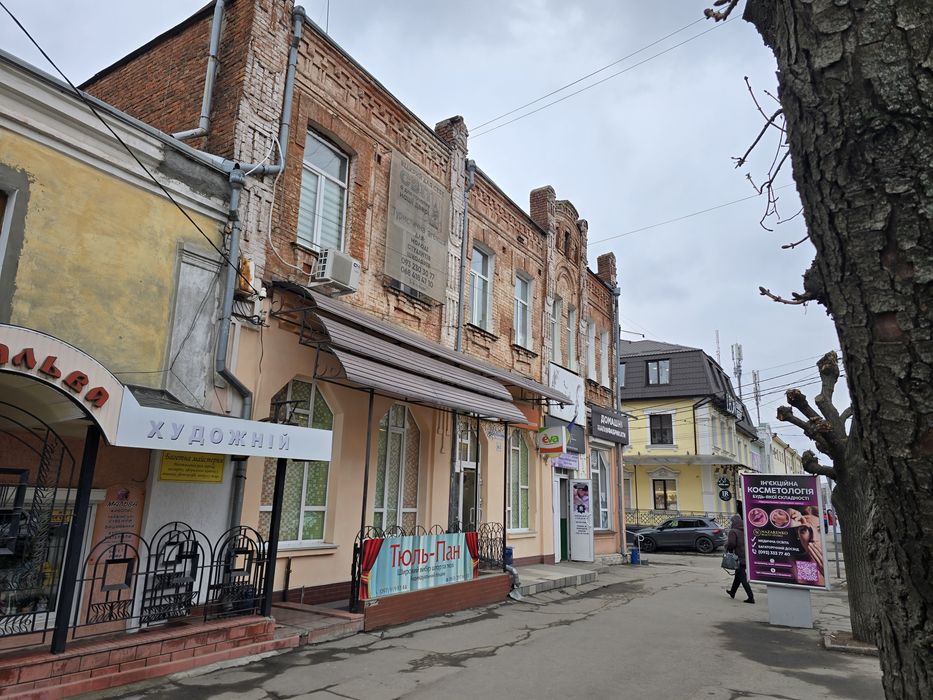 Продаж 2 квартир в центрі міста