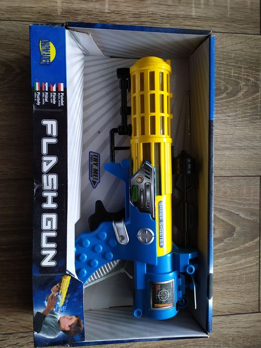 Pistolet plastikowy Flash Gun zabawka 3+ błyska strzela