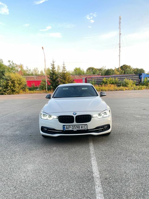 BMW F30 328i