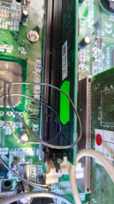 Stary komputer Retro Intel Pentium fw82443lx
