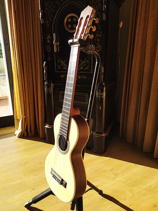 Guitarra Romântica Histórica - Peça Única de Coleção - Rosewood Maciça