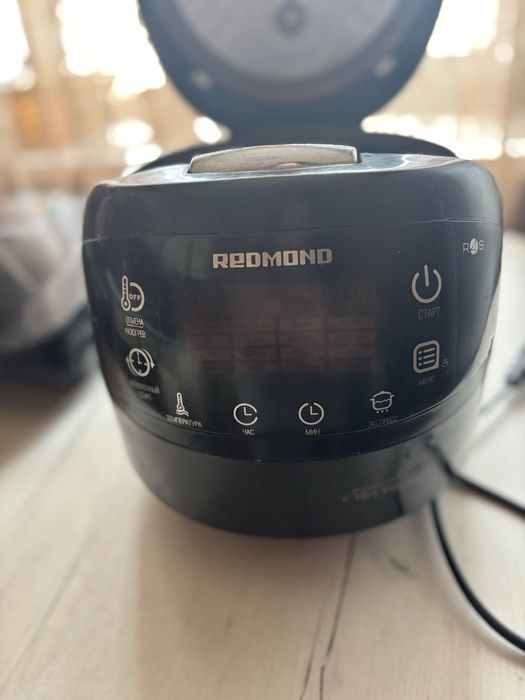 Мультиварка Redmond