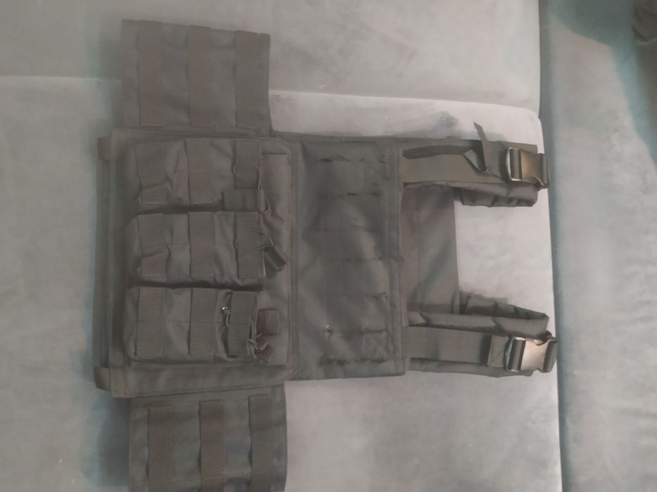 Плитоноска,з регулюванням ,нова.