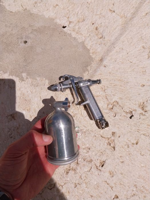Pistola pintura com copo