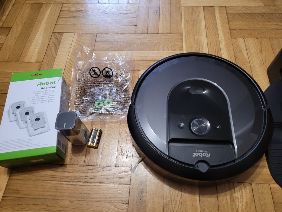 Odkurzacz ze stacją dokującą iRobot i7+