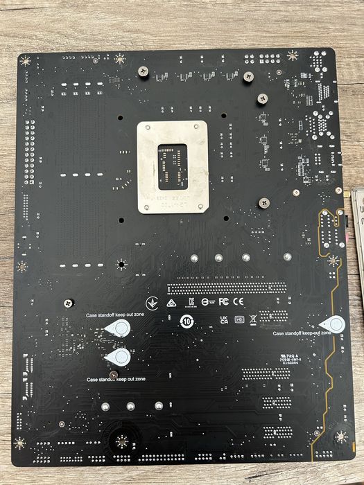 Motherboard MSI B760 GAMING PLUS WiFi + intel i5 13400f
