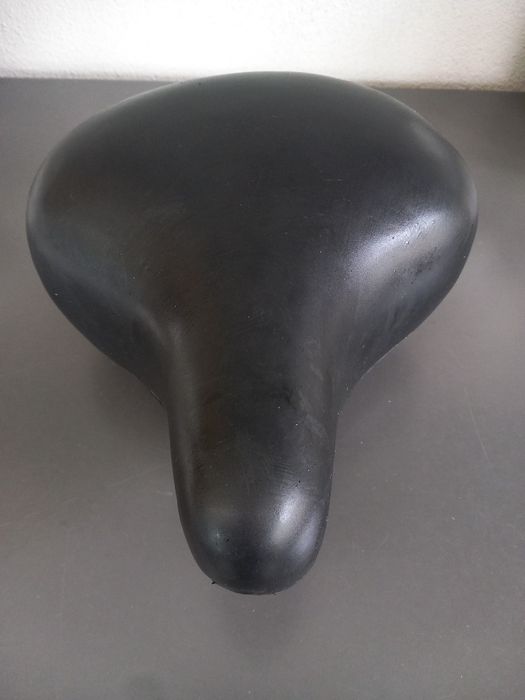 Vendo 2 Selins de Bicicleta (Conforto e Desportivo BTT/Estrada)