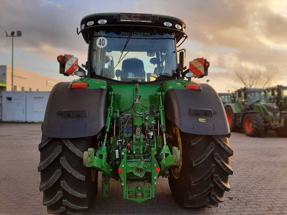 Трактор John Deere 8370 R
