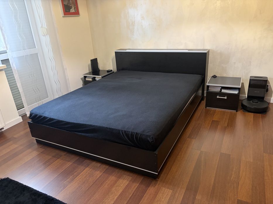 Łóżko 160 x 200 + 2 stoliki stan bdb