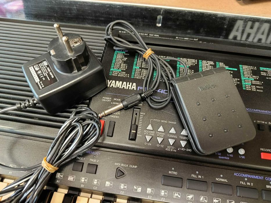 Keyboard YAMAHA PSR-400 + Statyw + Pedał