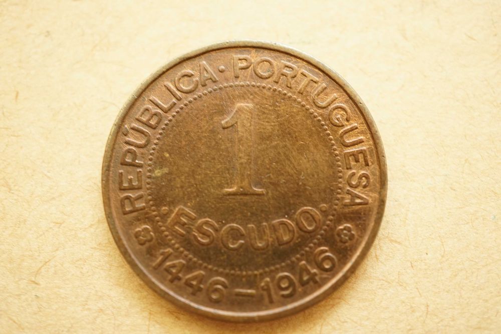 Moeda 1 escudo da Guiné-Bissau 500 anos aniv. da descoberta, 1946