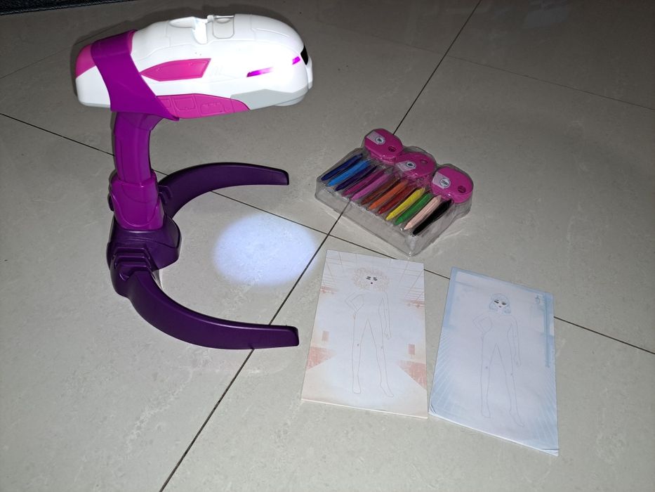 Projector menina (usado 1vez)