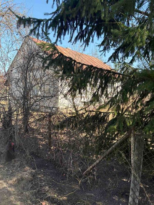 Житловий будинок та земельна ділянка 25 сот. смт. Добротвір