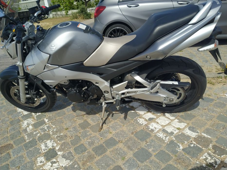 Suzuki gsr 600 27000km