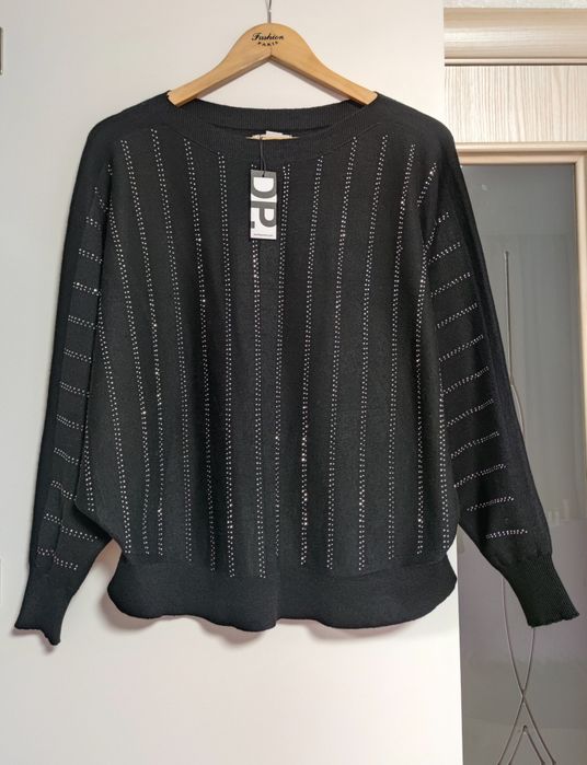 Красивий светр у камінцях  від dorothy perkins