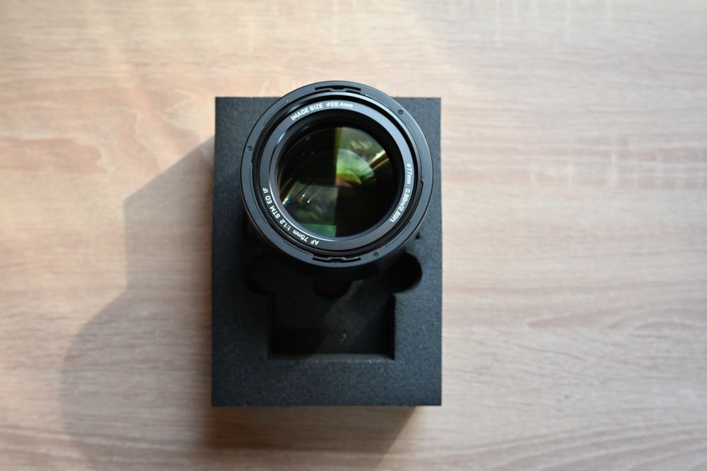Продаю обʼєктив Viltrox 75mm f/1.2 XF для aps-c камер Fujifilm.