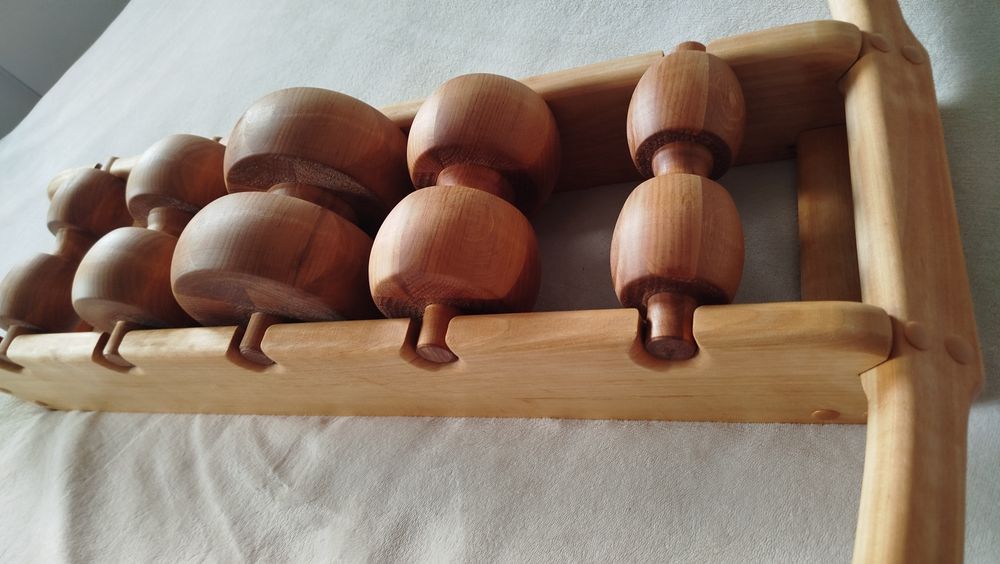 Масажер. Тренажер. Тренажор Разумовского. Тренажер для спини.