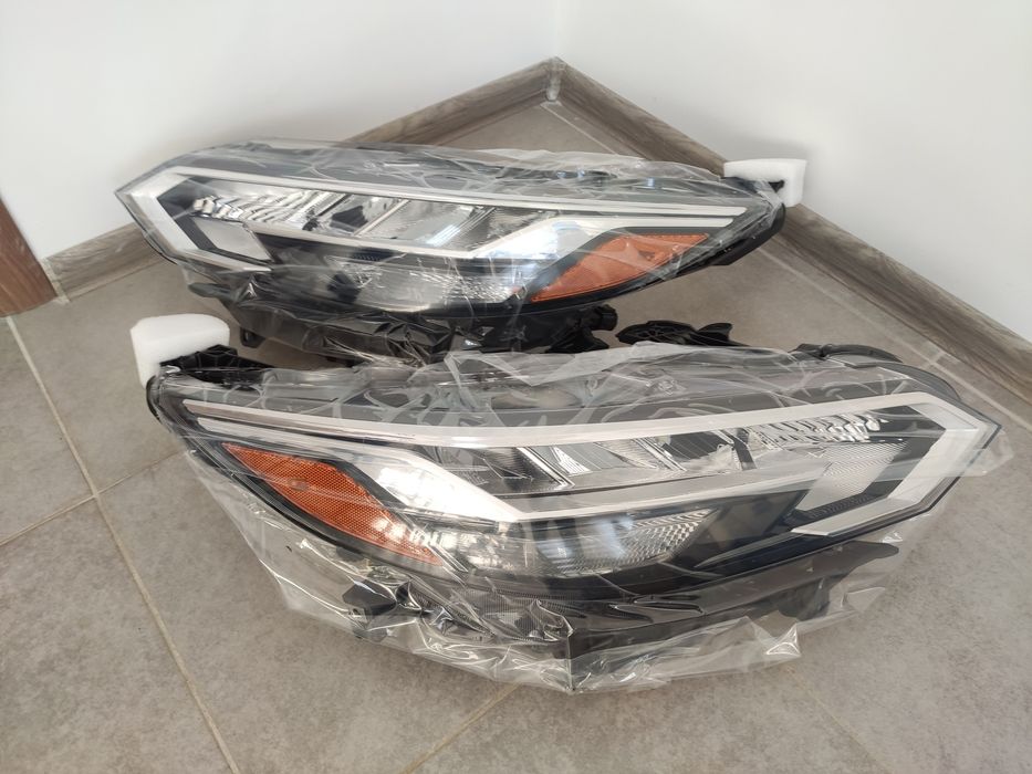 Nissan sentra 2020 - 2024 є led і звичайна права ліва фара