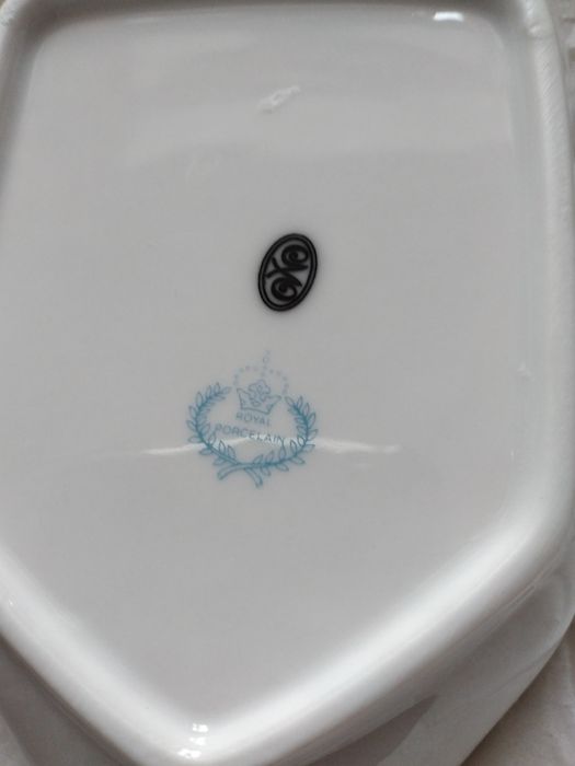 Açucareiro e colher de porcelana marca Royal