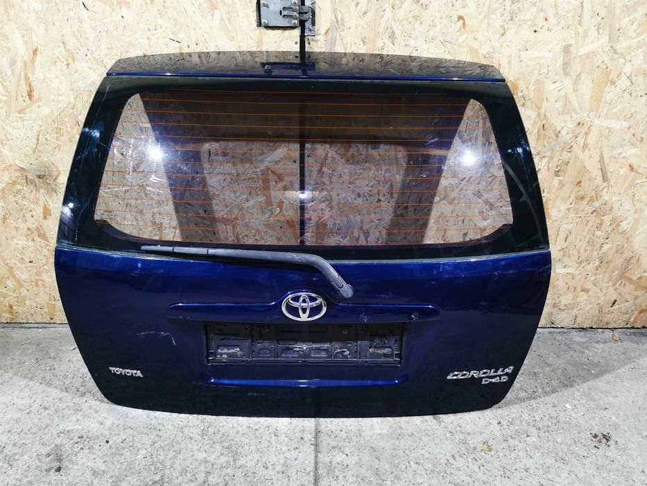 Крышка багажника + стекло Toyota Corolla E120 Е12 Запчасти