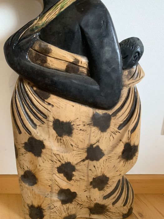 Escultura “Mulher” Africana em Madeira