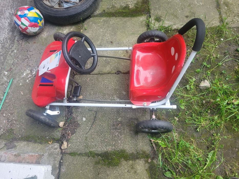 Autko dla dzieci na pedala